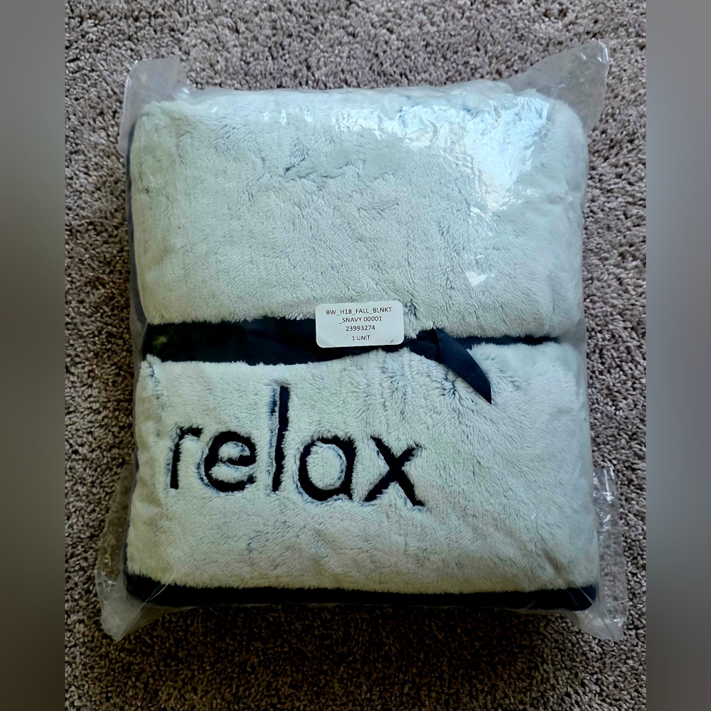 B&BW "Cozy RELAX" Limited Edition Extra Plush Holiday Blanket